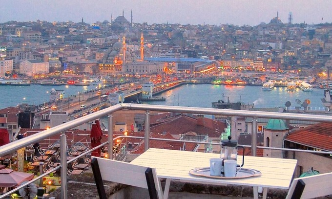 Galata Apartamento | Airy style, amazing terrace views in Galata!