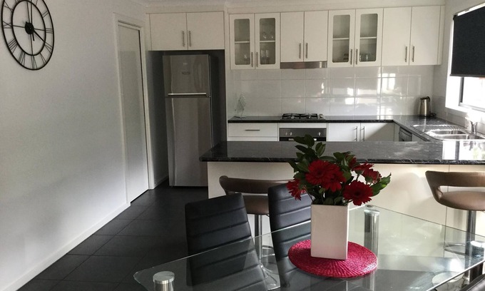 Sale Casa | La casa de AJ. Moderno, abierto y tranquilo.