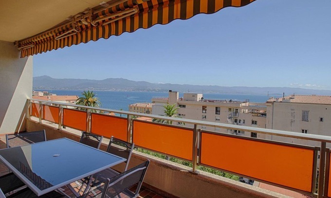 Ajaccio Apartamento | Ajaccio: Apartamento con aire acondicionado de 4 habitaciones, 6 plazas, centro ciudad