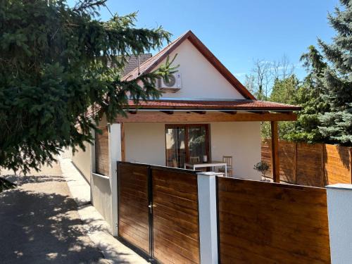 Badacsonytordemic Casa | Akác 4