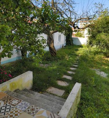 Pica Galo Casa | Akistay Guest House - Caparica
