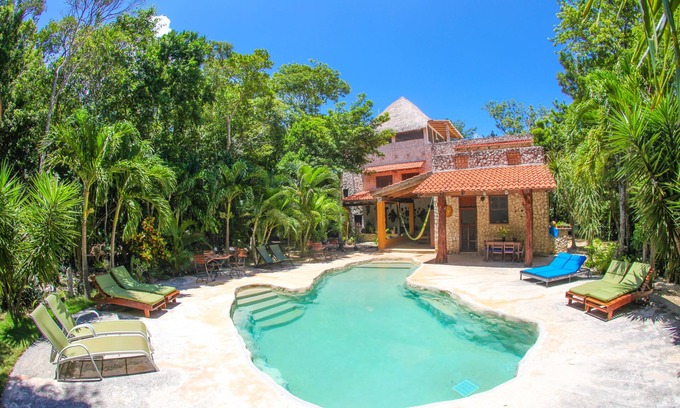 Akumal Casa | Akumal Jungle Villa 4 br, cenote privado y piscina