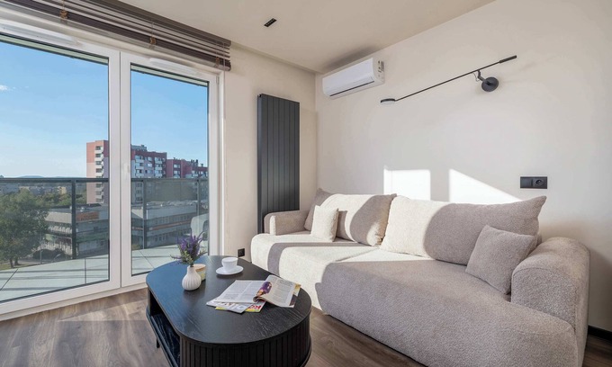 Tychy Apartamento | Al. Bielska 129 Tychy | Air Conditioned Studio with Parking and Mountain View