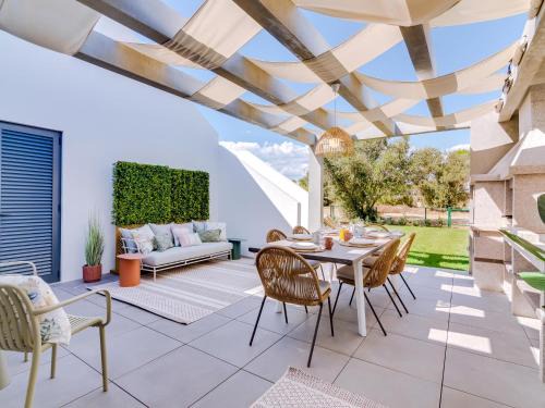 Aldeia do Golfe Casa | AL - Boho Chic Villa Country Club