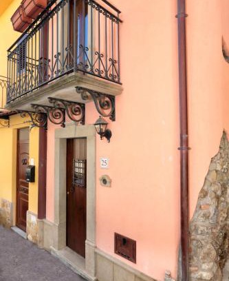 Brolo Casa | Al Castello