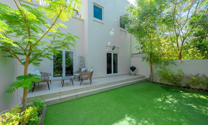 Discovery Gardens Villa | Al Furjan Quortaj Villa - 3BR