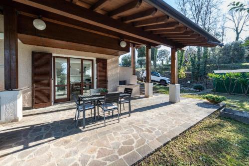 San Felice del Benaco Apartamento | Al Porto terrace close to the lake