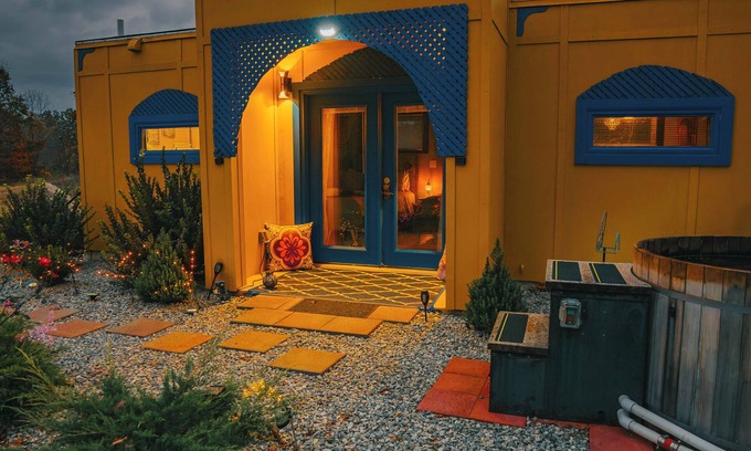 Creola Casa | Aladdin Inspired Fairytale Cabin Hot Tub 3 miles from Hocking Hills State Park