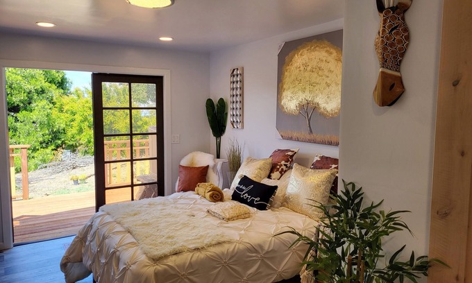 Castro Valley Casa | Lovely Tiny House in the Country w Ocean Views & SF Skyline on 2Acre estate.