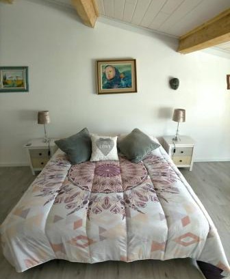 Comigne Casa | Alaric Lodge: gîte champêtre avec parking privé.