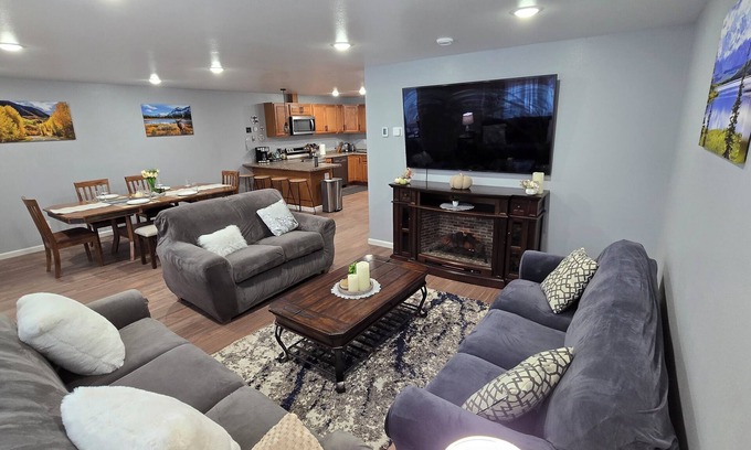 Fairbanks Casa | Alaska Charm 3-bedroom townhome with WiFi in brilliant Fairbanks