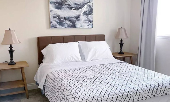 Downtown Anchorage Casa | Alaska Townhouse Getaway: Anchorage Cozy Retreat - Close to Downtown