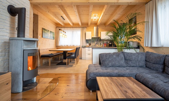 Gemarkung Oberdigisheim Chalet De Esquí | Alb Chalet: Detached vacation home with whirlpool, infrared cabin and wood-burning stove