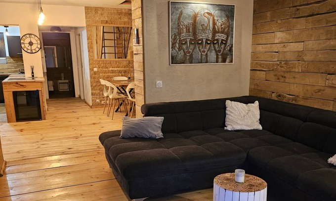Pineto Villa | Alba | Air-conditioned, Wi-Fi, PMR, beach 20 metres away