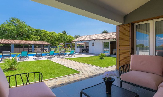 Liznjan Casa | Alba Rossa