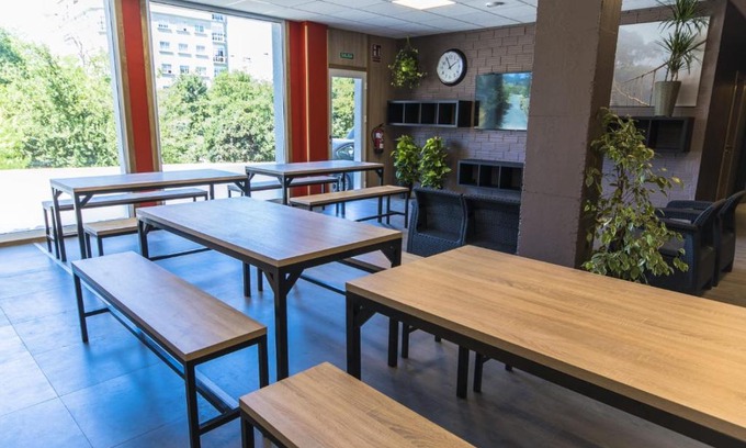 Pontevedra Hostal | Albergue GBC Hostel