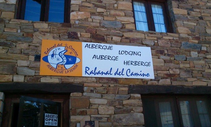 Rabanal del Camino Hostal | Albergue La Senda