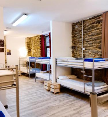 Sarria Hostal | Albergue San Lázaro