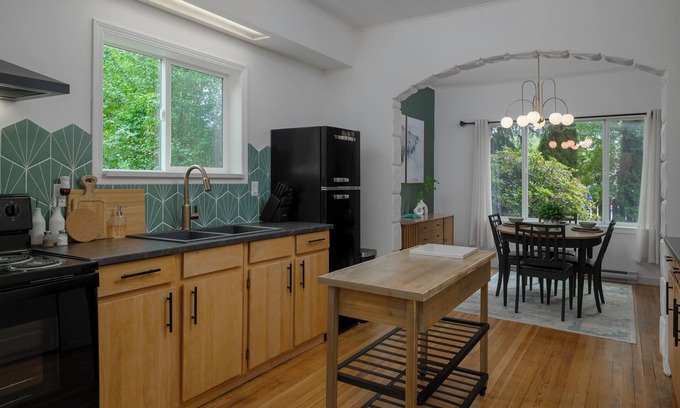 Port Alberni Casa | Alberni Coast Retreat- 3Bedroom Full House Close to Amenities
