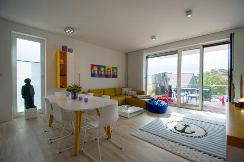 Glowe Apartamento | Albert-INN-Glowe - barrierefrei & 3 Schlafzimmer & Coworking & Strandkorb-saisonal & Sauna im Haus & Fahrräder