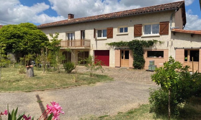 Albi Cabaña | ALBI - Cœur d'Occitanie Farmhouse in town. Ideal for family, friends, work