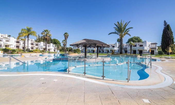 Alpouvar Apartamento | Albufeira Apartment