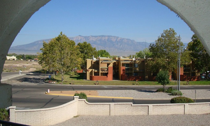 Rio Rancho Condominio | Albuquerque Balloon Fiesta Int'l 2br / 2bath Condo capacidad para 6. Lavadora secadora. Balcón