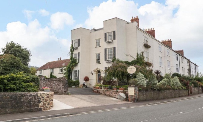 Alcombe Casa | Alcombe House