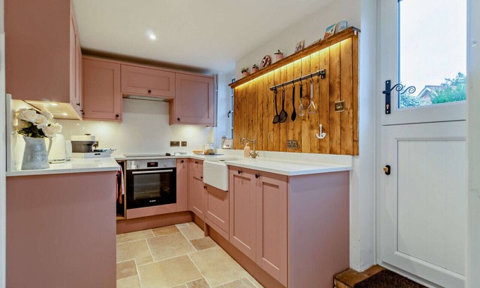 Saxmundham Casa | Alde End Cottage - One Bedroom House, Sleeps 2