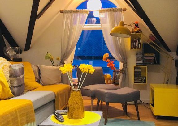 Alesund Casa | Ålesund downtown loft room with shared bathroom
