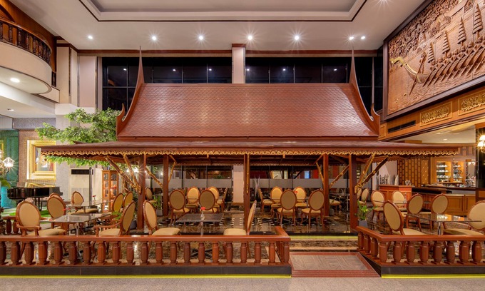 Ramkhamhaeng Hotel | Alexander Hotel