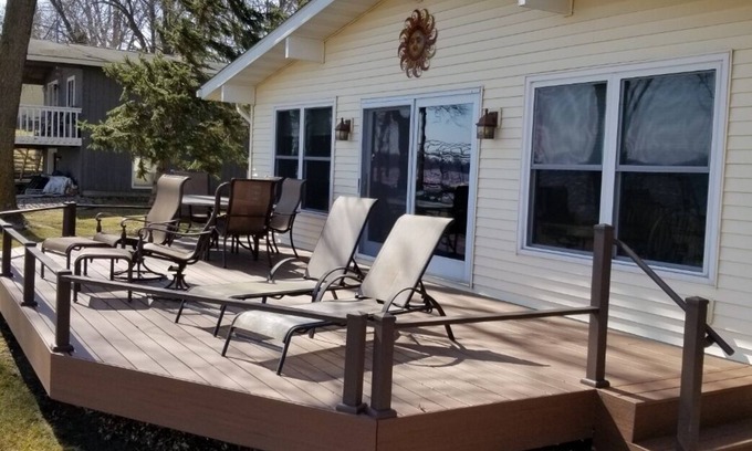 Farwell Cabina | Alexandria area lake home is ready for summer or winter adventure.