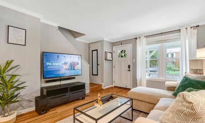 Potomac West Casa | Alexandria Getaway Minutes from Downtown D.C.