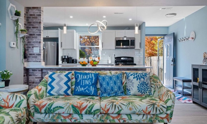 Potomac West Casa | Alexandria Old Town home-walking distance to Metro