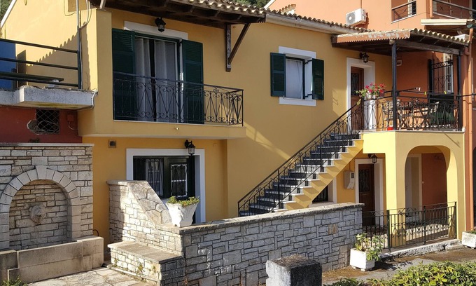 Vatos Casa | Alexandros House 600metres from Ermones beach