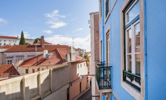 Sao Cristovao e Sao Lourenco Apartamento | Alfama St George Castle District Fabulous 3 Bedrooms 2 Bathrooms AC Balcony 1st floor Apartment 19th Century Building