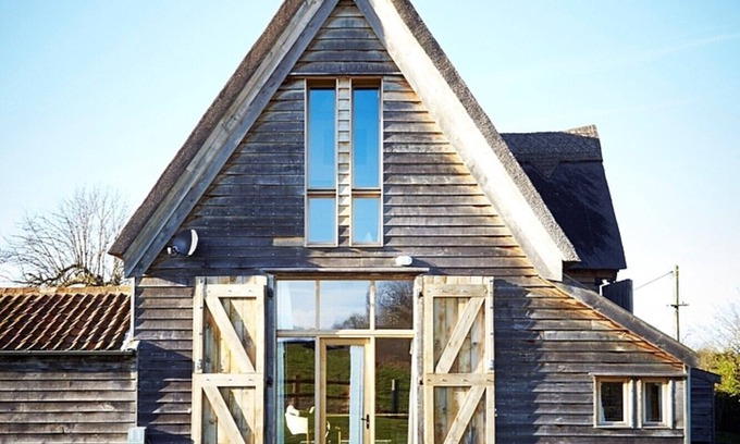 Bramfield Casa | Alfred's Barn tiene capacidad para 8 en 4 habitaciones