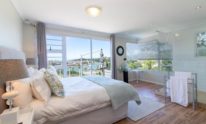 West Bank Casa | Alfred View