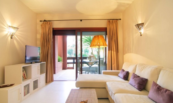 Marbella Apartamento | Alicate Playa apartamento reformado salida directa al jardín