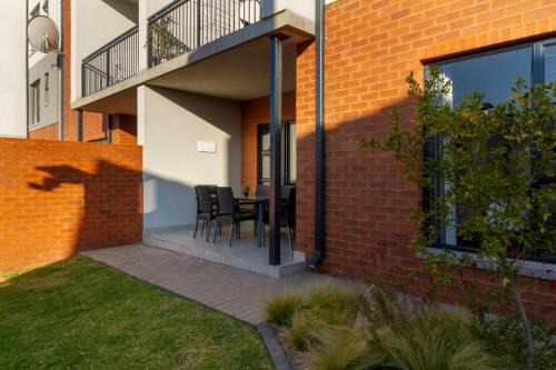 Greater Johannesburg Metropolitan Area Apartamento | #AlimamaSpaces Thando's Waterfalls Villa