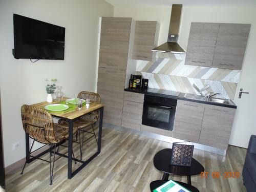 Bourg-en-Bresse Apartamento | Alimentec - Clinique Convert - Calme - Parking privé -Terrasse Privée