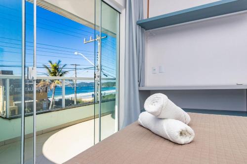 Quatro Ilhas Apartamento | Aline 102 – Aconchegante Apartamento com Vista para o Mar, a Poucos Metros da Praia de Quatro Ilhas.