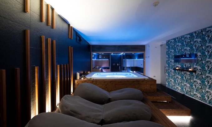 Alcamo Apartamento | Alkamuri Posh Hotel Spa 107 Jacuzzi Suite