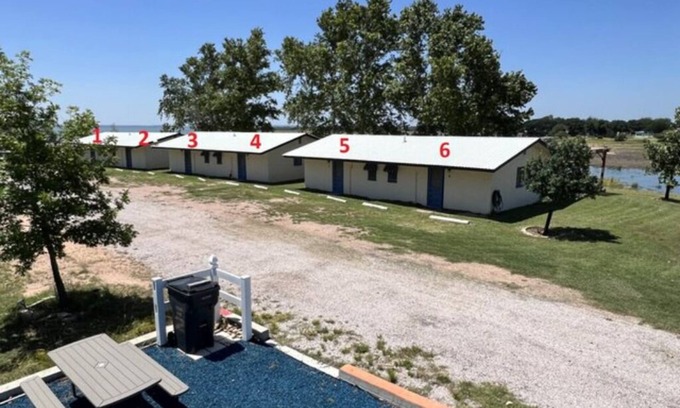 Tow Apartamento | All 6 Family Studios! Six pack deal...