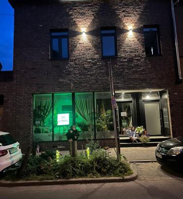Fischeln Apartamento | All-In Apartments in Fischeln mit Gartenblick, nähe Düsseldorf - Messe - Airport - HELIOS