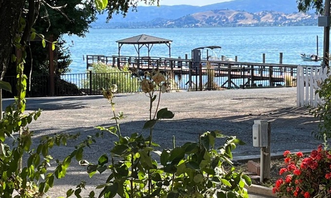 Nice Cabina | ALL INCLUSIVE AMENITIES &TAX.Kayak,SUP,Pedal Boat,PingPong, Pickleball,Movie Nt
