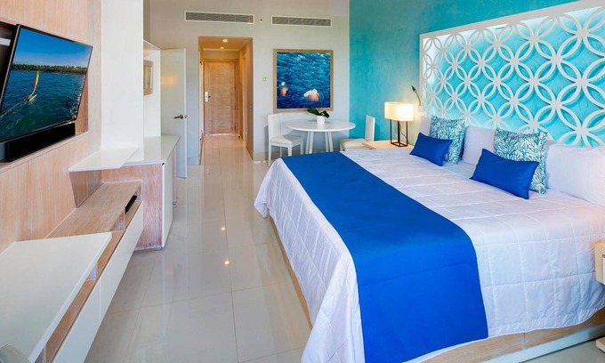 Punta Cana Complejo | All-Inclusive Premium Room (with Balcony) at Grand Sirenis Punta Cana