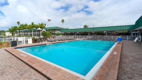 Trailer Estates Apartamento | All-New, Heated Pool, Tiki Bar & Grill, Great Wifi
