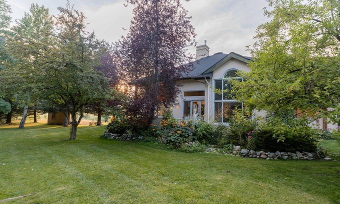 Hailey Casa | All season 5 BR, 5 BA house in mid-valley, 12 min to Baldy ski lifts