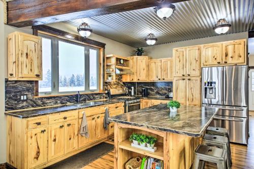 Bonners Ferry Casa | All-Season Bonners Ferry Home with Views